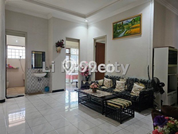 Disewakan! Rumah 3 Kamar Tidur &
2 Kamar Mandi di papandayan, Semarang Disewakan! Rumah 3 Kamar Tidur &
2 Kamar Mandi di papandayan, Semarang