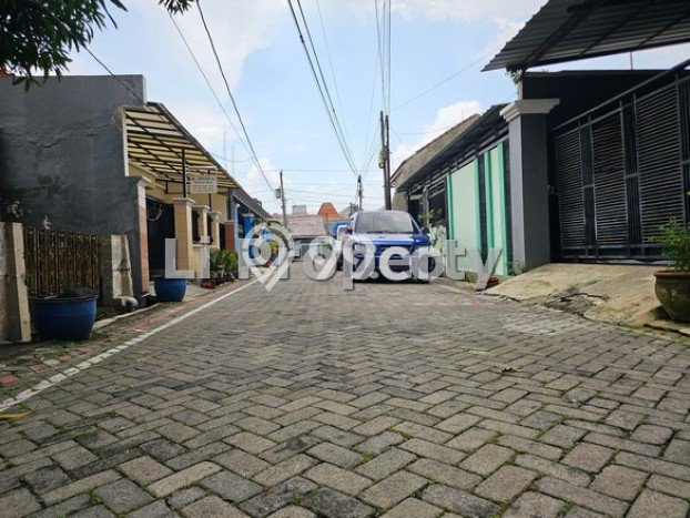 Dijual Kost di Gayamsari, Semarang, 16 KT, 16 KM, Luas 200m2 Dijual Kost di Gayamsari, Semarang, 16 KT, 16 KM, Luas 200m2