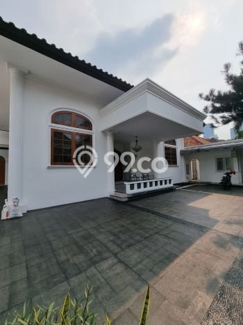 Hunian Strategis Dikontrakkan 4 Kamar di Menteng Bisa Nego Hunian Strategis Dikontrakkan 4 Kamar di Menteng Bisa Nego