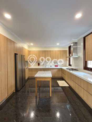 Sewa Rumah Nyaman di Menteng Harga Rp 1,1 Miliar/ Tahun Sewa Rumah Nyaman di Menteng Harga Rp 1,1 Miliar/ Tahun