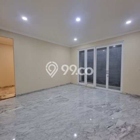 Hunian Minimalis dengan LT 450m2 & LB 300m2 Disewakan di Senopati Hunian Minimalis dengan LT 450m2 & LB 300m2 Disewakan di Senopati