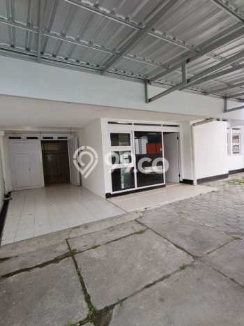 HOT DEAL! Jual Rumah Berkualitas area , Sleman, LT 443m2m² Luas Bangunan 177m2m² HOT DEAL! Jual Rumah Berkualitas area , Sleman, LT 443m2m² Luas Bangunan 177m2m²
