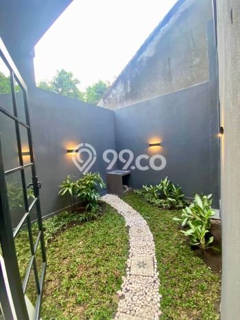 Rumah Luas Asri 3 KT Siap Pakai di Caturtunggal Yogyakarta Rumah Luas Asri 3 KT Siap Pakai di Caturtunggal Yogyakarta