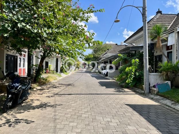 Jual Rumah Eksklusif 4 KT di Caturtunggal, Sleman Jual Rumah Eksklusif 4 KT di Caturtunggal, Sleman
