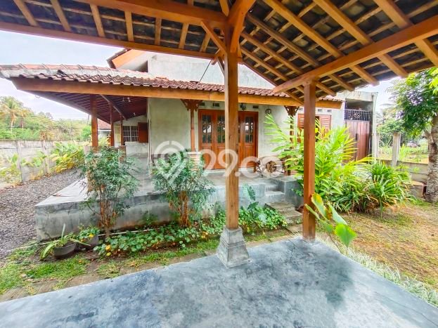 BEST PRICE! Rumah Berkualitas area Pajangan, Luas 671m2m² Bangunan 200m2m² BEST PRICE! Rumah Berkualitas area Pajangan, Luas 671m2m² Bangunan 200m2m²