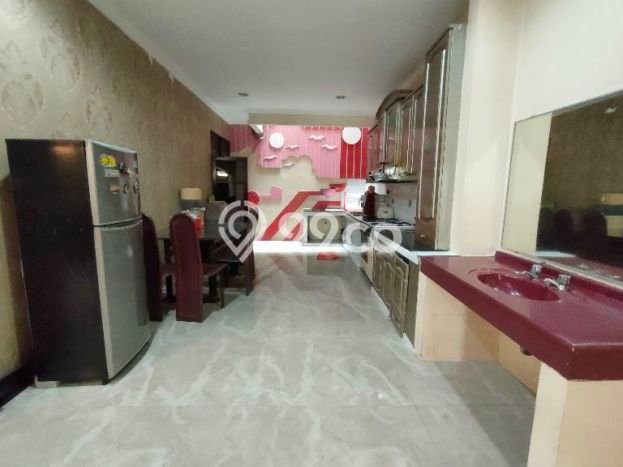 Disewakan! Rumah 3 Kamar Tidur &
2 Kamar Mandi di Pantai Indah Kapuk, Jakarta Utara Disewakan! Rumah 3 Kamar Tidur &
2 Kamar Mandi di Pantai Indah Kapuk, Jakarta Utara