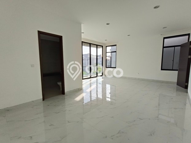 Disewakan! Rumah 4 Kamar Tidur &
4 Kamar Mandi di Pantai Indah Kapuk 2, Jakarta Utara Disewakan! Rumah 4 Kamar Tidur &
4 Kamar Mandi di Pantai Indah Kapuk 2, Jakarta Utara