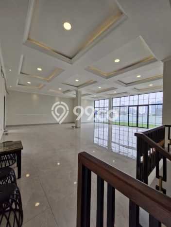 Ready to Use! Luxury House LT 313m2 Desain Modern di Tomang Ready to Use! Luxury House LT 313m2 Desain Modern di Tomang