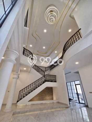 Ready to Use! Luxury House LT 313m2 Desain Modern di Tomang Ready to Use! Luxury House LT 313m2 Desain Modern di Tomang