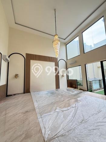 Hunian Modern dengan LT 300m2 & LB 650m2 Disewakan di Pantai Indah Kapuk 2 Hunian Modern dengan LT 300m2 & LB 650m2 Disewakan di Pantai Indah Kapuk 2
