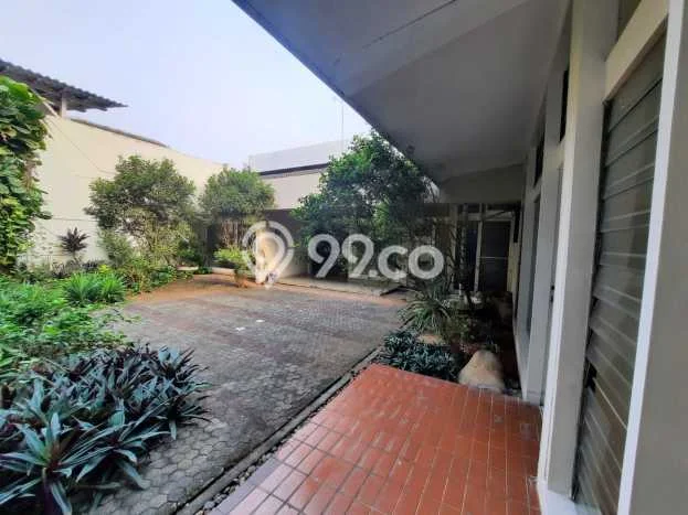 Disewakan Rumah Bagus di Kebayoran Baru Harga Rp 700 Juta/ Tahun Disewakan Rumah Bagus di Kebayoran Baru Harga Rp 700 Juta/ Tahun