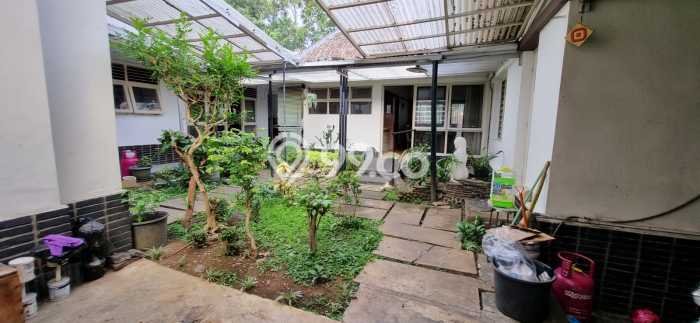 For Sale! Luxury House LT 1397m2 Desain Elegan di Cipaganti For Sale! Luxury House LT 1397m2 Desain Elegan di Cipaganti