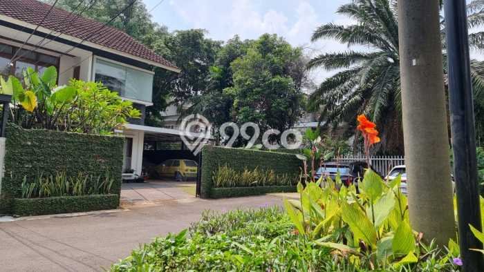 Siap Huni Rumah Mewah 4 Kamar di Kebayoran Baru Dekat ke Mana Pun Siap Huni Rumah Mewah 4 Kamar di Kebayoran Baru Dekat ke Mana Pun