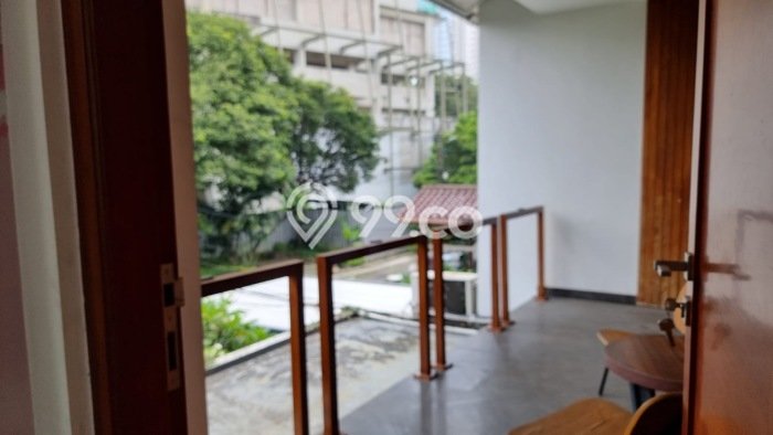 Siap Huni Rumah Mewah 4 Kamar di Kebayoran Baru Dekat ke Mana Pun Siap Huni Rumah Mewah 4 Kamar di Kebayoran Baru Dekat ke Mana Pun
