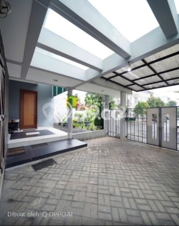 Rumah Elit Modern Tanpa Renovasi di Puri Indah Jakarta Barat Rumah Elit Modern Tanpa Renovasi di Puri Indah Jakarta Barat