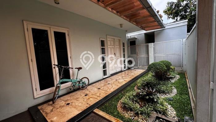Jual Rumah Luas Elegan Dengan View Cantik di Fatmawati, Jakarta Selatan Jual Rumah Luas Elegan Dengan View Cantik di Fatmawati, Jakarta Selatan