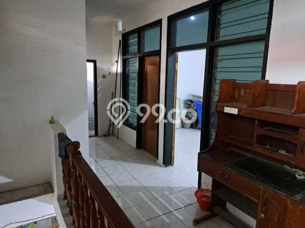 Lokasi terbaik! Rumah siap huni disewakan di Dukuh Pakis LB 120m2 Lokasi terbaik! Rumah siap huni disewakan di Dukuh Pakis LB 120m2