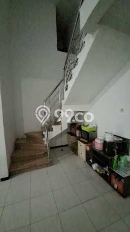 Rumah Strategis Modern Lb 190m2 di Wiyung, Surabaya Rumah Strategis Modern Lb 190m2 di Wiyung, Surabaya