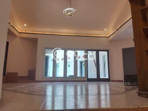 Rumah Cantik Siap Huni Di Tenggilis Mejoyo Luas 400m2 Lokasi Strategis Rumah Cantik Siap Huni Di Tenggilis Mejoyo Luas 400m2 Lokasi Strategis