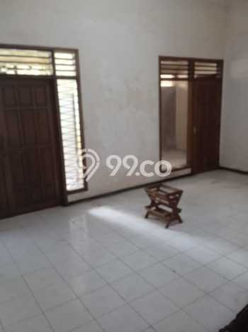 Rumah Luxury Modern Tanpa Renovasi di Jemursari Surabaya Rumah Luxury Modern Tanpa Renovasi di Jemursari Surabaya