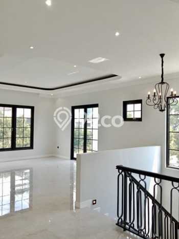 Rumah 4 KT 1 KM LT 251m², LB 270m² di BSD Foresta, Tangerang Rumah 4 KT 1 KM LT 251m², LB 270m² di BSD Foresta, Tangerang