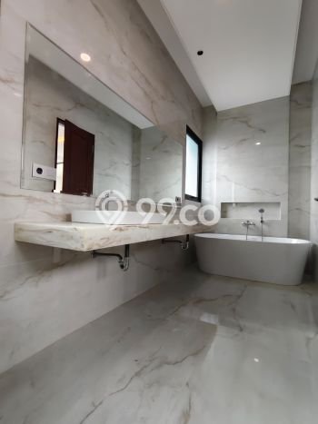 Rumah Elit LB 526m2 Siap Pakai Desain Elegan di BSD Delatinos, Tangerang Rumah Elit LB 526m2 Siap Pakai Desain Elegan di BSD Delatinos, Tangerang