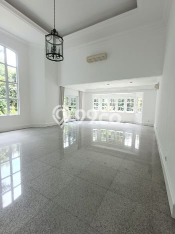 Disewakan! Rumah 7 Kamar Tidur &
6 Kamar Mandi di Kemang, Jakarta Selatan Disewakan! Rumah 7 Kamar Tidur &
6 Kamar Mandi di Kemang, Jakarta Selatan