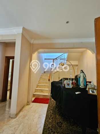 Ready to Use! Luxury House LT 351m2 Desain Modern di Senopati Ready to Use! Luxury House LT 351m2 Desain Modern di Senopati