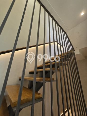 Rumah Mewah LB 130m2 Siap Pakai Desain Elegan di BSD, Tangerang Rumah Mewah LB 130m2 Siap Pakai Desain Elegan di BSD, Tangerang