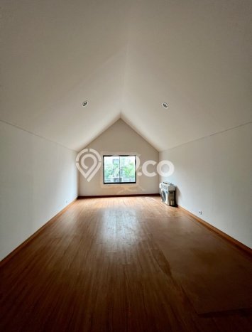 Rumah Elit Modern Siap Huni di BSD Green Wich Tangerang Rumah Elit Modern Siap Huni di BSD Green Wich Tangerang