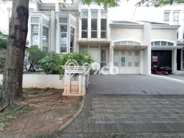 Ready to Use! Premium House LT 198m2 Desain Elegan di BSD Green Wich Ready to Use! Premium House LT 198m2 Desain Elegan di BSD Green Wich