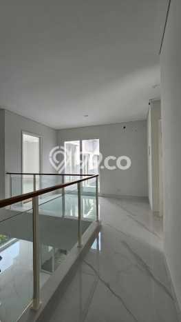 Rumah Luxury Modern Tanpa Renovasi di Gading Serpong Tangerang Rumah Luxury Modern Tanpa Renovasi di Gading Serpong Tangerang