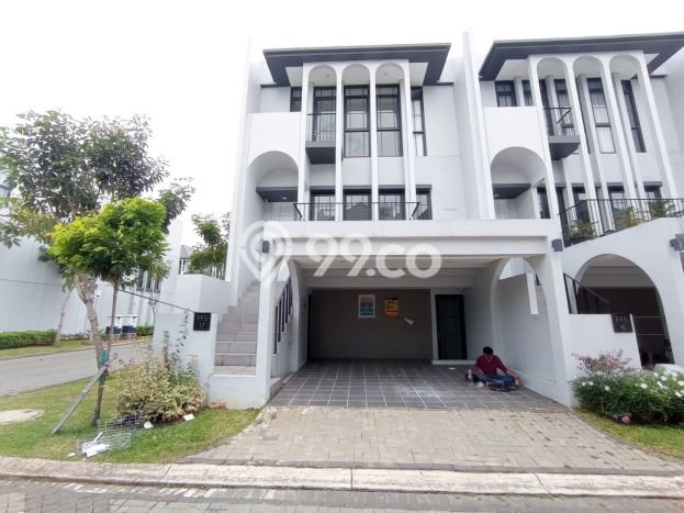 Rumah Elit Modern Tanpa Renovasi di BSD Green Wich Tangerang Rumah Elit Modern Tanpa Renovasi di BSD Green Wich Tangerang