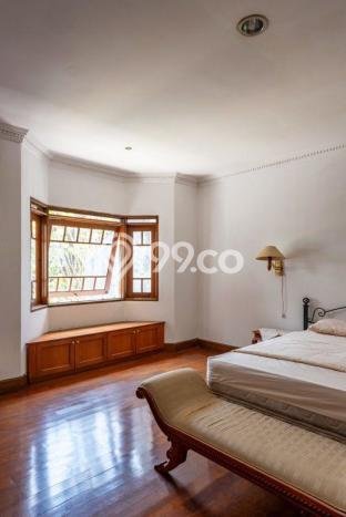 Rumah Strategis dengan Luas Tanah 498m2m² dan Luas Bangunan 600m2m² di Area Ciumbuleuit, Bandung Rumah Strategis dengan Luas Tanah 498m2m² dan Luas Bangunan 600m2m² di Area Ciumbuleuit, Bandung
