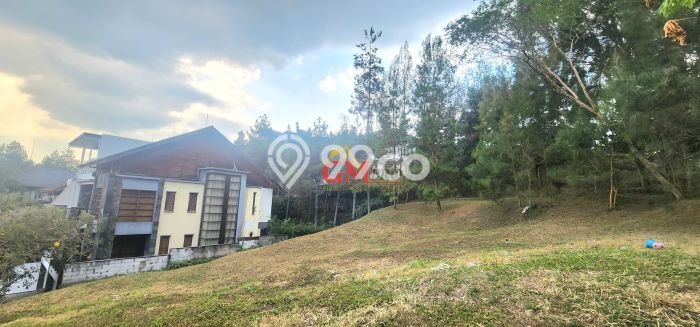 Lahan Strategis di Coblong Dijual dengan Luas 969m2 Lahan Strategis di Coblong Dijual dengan Luas 969m2
