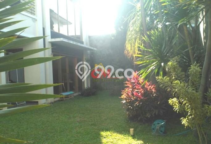 Ready to Use! Luxury House LT 480m2 Desain Elegan di Setra Sari Ready to Use! Luxury House LT 480m2 Desain Elegan di Setra Sari