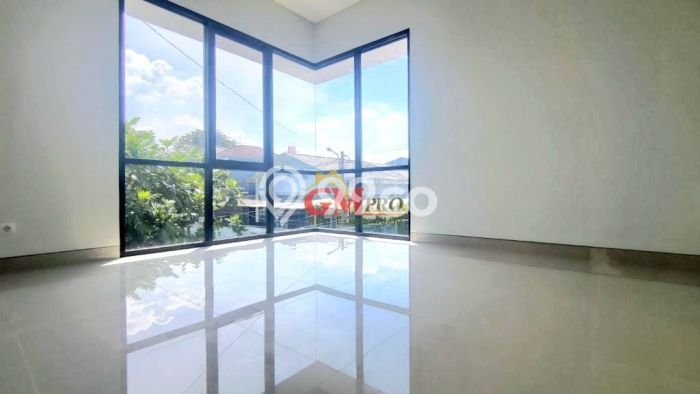 Rumah Strategis Modern Lb 120m2 di Holis Cigondewah, Bandung Rumah Strategis Modern Lb 120m2 di Holis Cigondewah, Bandung