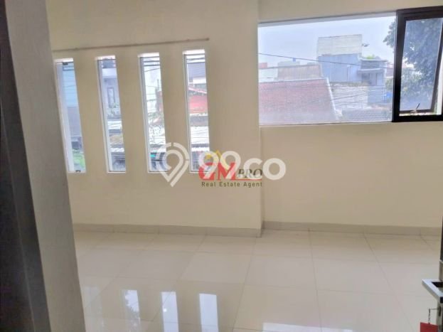 Dijual Hunian Rumah Terawat 5 Kamar di Sarijadi, Bandung Dijual Hunian Rumah Terawat 5 Kamar di Sarijadi, Bandung