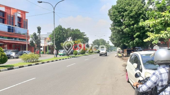 Ruko Dijual di Bandung LT 193m2 & LB 300m2 Lokasi Terbaik! Ruko Dijual di Bandung LT 193m2 & LB 300m2 Lokasi Terbaik!