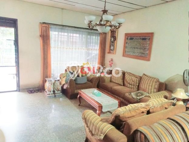 For Sale! Luxury House LT 450m2 Desain Elegan di Turangga For Sale! Luxury House LT 450m2 Desain Elegan di Turangga