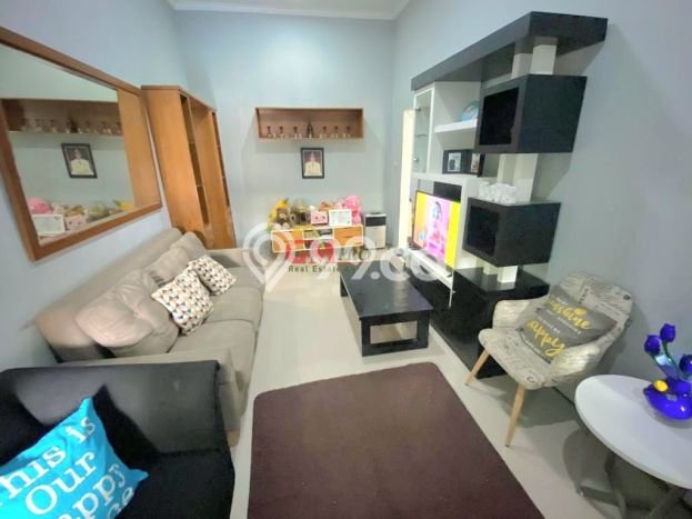 Rumah Mewah LB 250m2 Siap Huni Desain Elegan di Buah Batu, Bandung Rumah Mewah LB 250m2 Siap Huni Desain Elegan di Buah Batu, Bandung