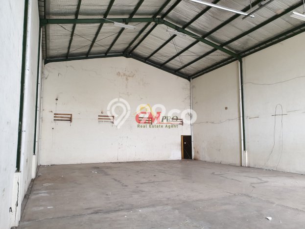 Disewakan Gudang di Kawasan Ramai Kopo Luas 227m2 Disewakan Gudang di Kawasan Ramai Kopo Luas 227m2