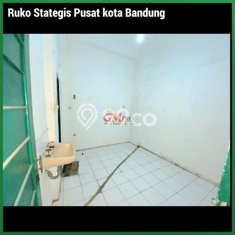 Ruko untuk Disewa di Pusat Bandung Luas Bangunan 180m2 Ruko untuk Disewa di Pusat Bandung Luas Bangunan 180m2