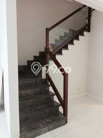 Rumah Mewah LB 220m2 Siap Huni Desain Elegan di Pondok Indah, Jakarta Selatan Rumah Mewah LB 220m2 Siap Huni Desain Elegan di Pondok Indah, Jakarta Selatan