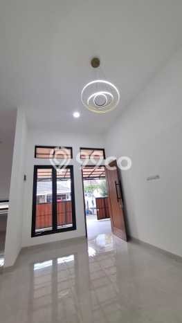 For Sale Rumah 3 Kamar Lokasi Strategis Nyaman dan Strategis di Ciputat For Sale Rumah 3 Kamar Lokasi Strategis Nyaman dan Strategis di Ciputat