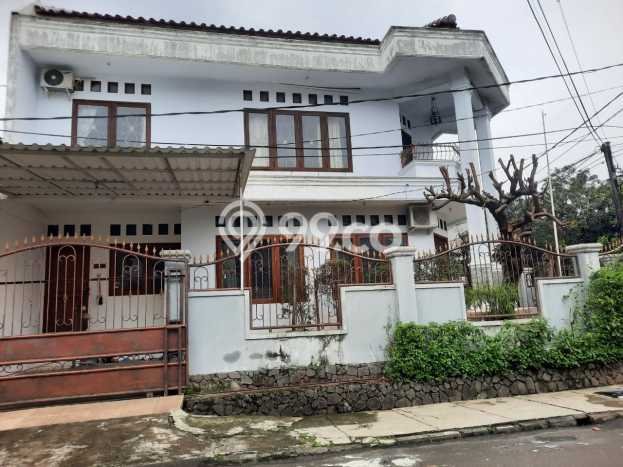 Rumah Mewah LB 300m2 Siap Huni Desain Elegan di Bintaro, Tangerang Selatan Rumah Mewah LB 300m2 Siap Huni Desain Elegan di Bintaro, Tangerang Selatan