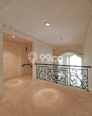 Ready to Use! Premium House LT 600m2 Desain Elegan di Kemang Ready to Use! Premium House LT 600m2 Desain Elegan di Kemang