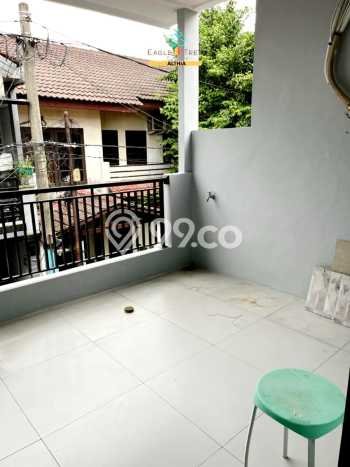 Rumah Strategis Minimalis Lb 120m2 di Ciputat, Tangerang Selatan Rumah Strategis Minimalis Lb 120m2 di Ciputat, Tangerang Selatan