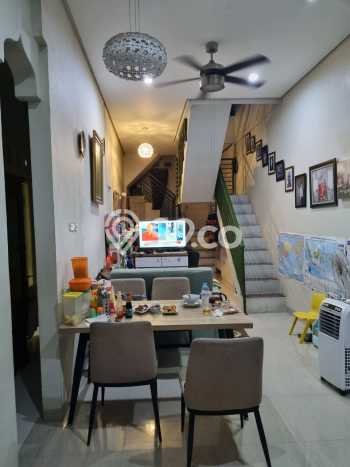 Jual Rumah Bagus Siap Huni LB 258m2 di Ciputat, Tangerang Selatan Jual Rumah Bagus Siap Huni LB 258m2 di Ciputat, Tangerang Selatan