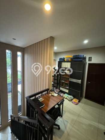 Jual Rumah Bagus Siap Huni LB 123m2 di Ciputat, Tangerang Selatan Jual Rumah Bagus Siap Huni LB 123m2 di Ciputat, Tangerang Selatan